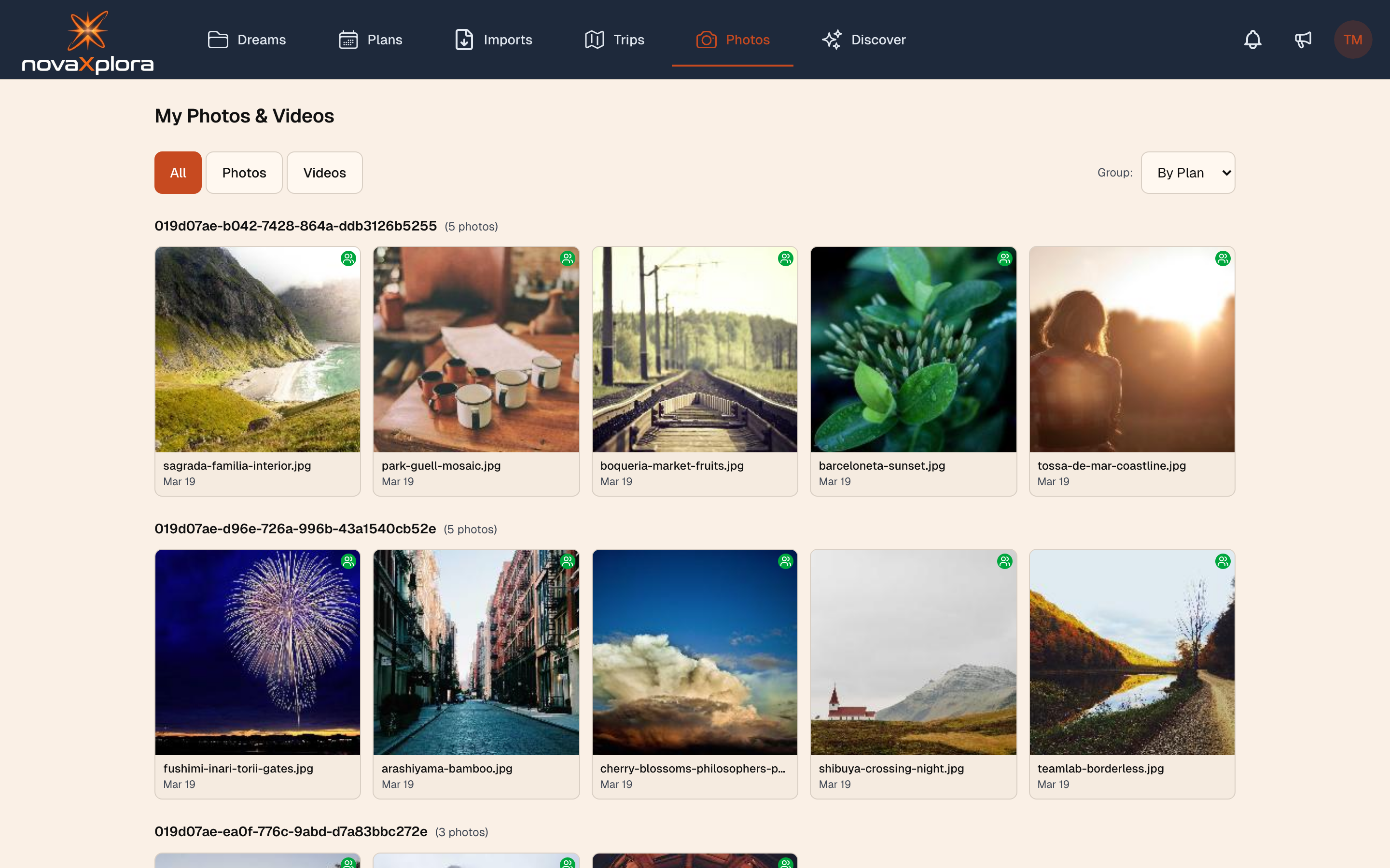 Photo sharing with collaboration and permission options